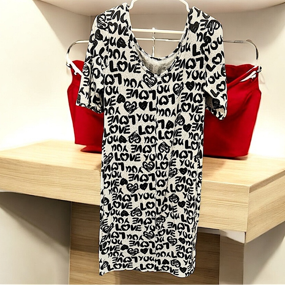 Mascara Black White Love Print Dress LARGE Length 42in pit to pit 19in